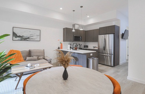 Shaw Bed & Breakfast | Unit 4: Studio/Queen+Sofa Bed|DC Convention Centre