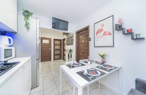 Mirow Apartment | UNIT Warszawa Centrum Room by Metro Rondo ONZ
