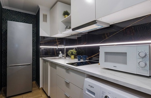 Mirow Apartment | UNIT Warszawa Centrum Room by Metro Rondo ONZ