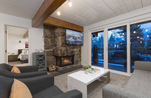 Aspen Hotel | Updated 2 BR in the Heart of Aspen - Pool & Hot Tub