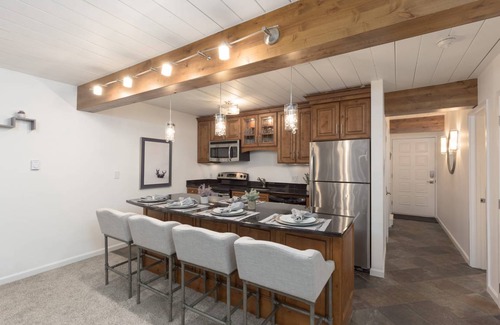 Aspen Hotel | Updated 2 BR in the Heart of Aspen - Pool & Hot Tub