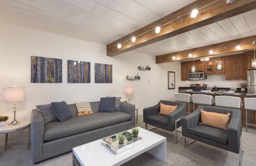 Aspen Hotel | Updated 2 BR in the Heart of Aspen - Pool & Hot Tub