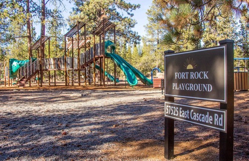 Deer Park House | Updated Home King Master, Fireplace, Hot Tub- OLLA17