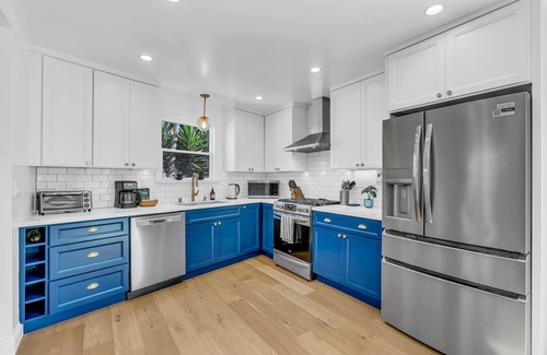 Edgemar - Pacific Manor House | Updated Lux Mid-Century Modern Home 0.5mi to Beach