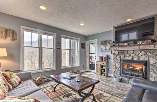 Seven Devils Apartment | Updated Seven Devils Condo with Deck and Mountain View