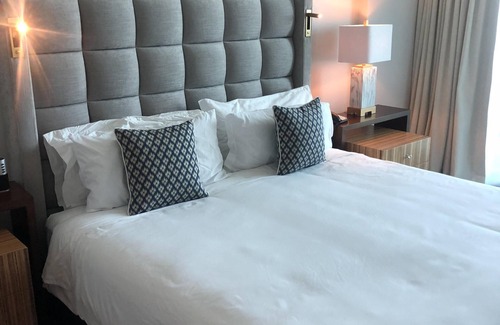 Bal Harbour Hotel | Upgraded premiere Ocean View 1 bd suite at Ritz w enhanced sanitation