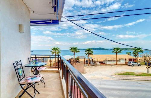 Nea Peramos Apartment | Upper Deck Apt.