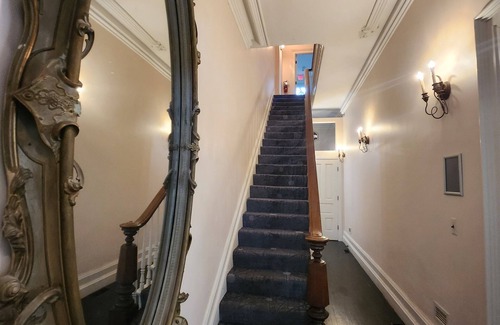 Downtown Detroit Apartment | Upper-Level Suite, w/in a 15-min walk to all sports, entertainment & conf venues