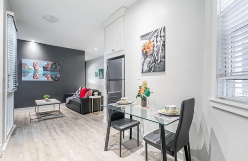 Central Hamilton Apartment | Upscale 2BR Apt - Prime Location with Netflix