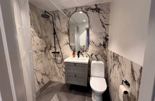 Valby Apartment | Upscale 3BR Apt Summa
