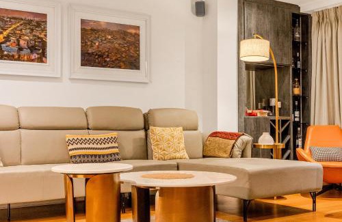 Sands End Apartment | Upscale 3BR Apt w balcony, 3min railway station