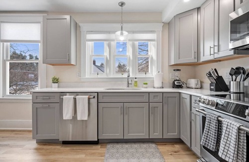 Worcester Apartment | Upscale 4 Bedroom Condo w King Bed Suite