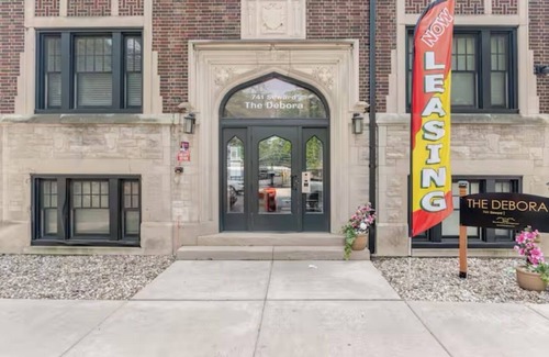 Detroit Apartment | Upscale Modern Studio Hotel Vibes with Home Comforts