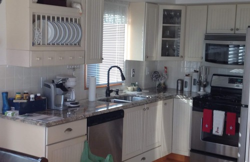 North Beach Haven House | Upscale Newly Updated 3BR Oceanside - Clean, Modern, Walk Everywhere!