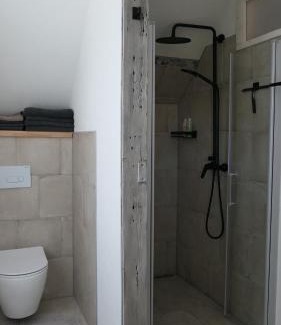 Oberdorla Apartment | Upstairs6b