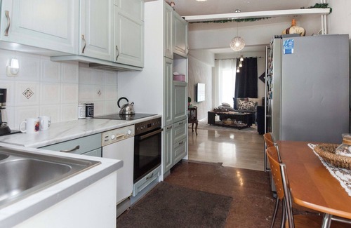 Athens Apartment | Urban Cosy 2 Bd Apt Near Metro w Balcony