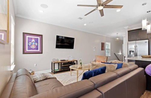 Tulane - Gravier Apartment | Urban Mid-City Getaway: Exclusive 4BR, 3BA, Balcony, Gated Pool, Parking