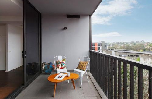 Richmond North Apartment | Urban Oasis in the Heart of Richmond Cultural Hub