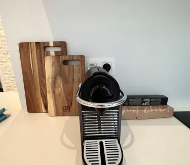 Saint-Laurent Apartment | Urbanchic Appart lumineux hyper centre