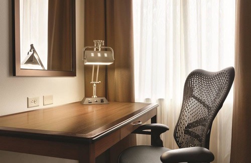 Central Business District Hotel | Hilton Garden Inn Rochester Downtown 1 King Accessible Suite With Bathtub