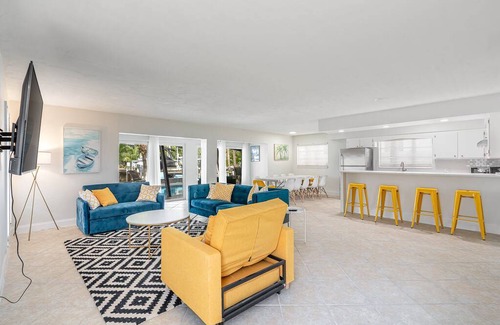 Hendricks and Venice Isles House | PRIVATE OASIS 4 BEDROOM- 3 BATH FOR 8 GUESTS