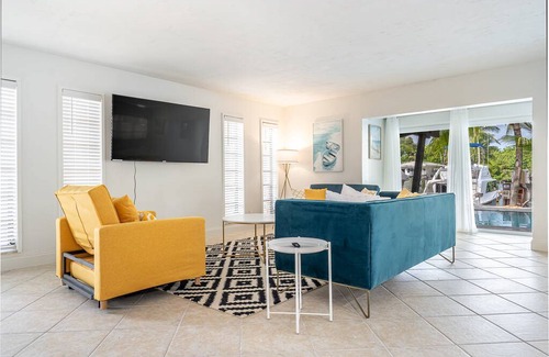 Hendricks and Venice Isles House | PRIVATE OASIS 4 BEDROOM- 3 BATH FOR 8 GUESTS