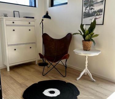 Ylamylly Apartment | Uusi, ilmastoitu ja valoisa 4 hlö huoneisto omalla sisäänkäynnillä