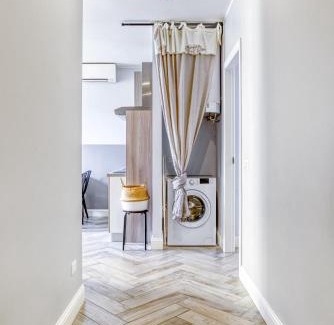 Loreto Apartment | V2 Apartments near Centrale