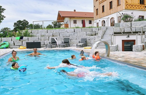 Chieming Apartment | Vacation apartment Kampenwand, 1-4pers., 2 sep. SZ, 1ST FLOOR + 2ND FLOOR