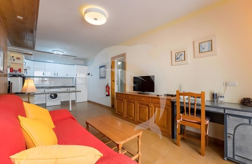 Granadilla de Abona House | Vacation Home 'Nice 14c El Medano Beach Only' with Shared Pool