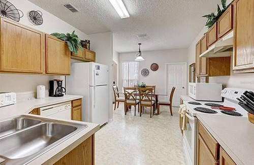 Sunset Ridge House | Vacation Villa - Free WIFI - Private Pool - Near Disney Area