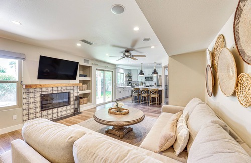 Val Vista Lakes House | Val Vista Lakes Group Getaway: Lake & Pool Access!