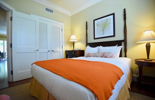 Dunmore Town Hotel | Valentines Resort & Marina