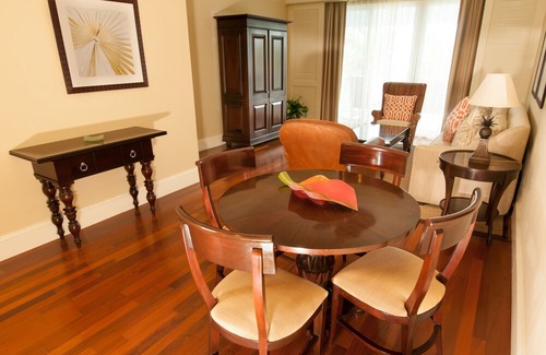 Dunmore Town Hotel | Valentines Resort & Marina