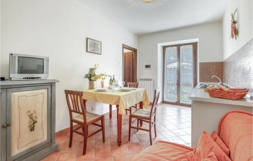Apecchio Apartment | Valguerriera 7- Rosa Rossa