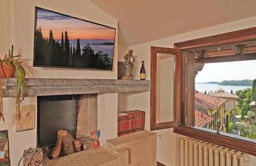 Morgnaga Apartment | VALLE FIORITA 42 - Lake view apartment