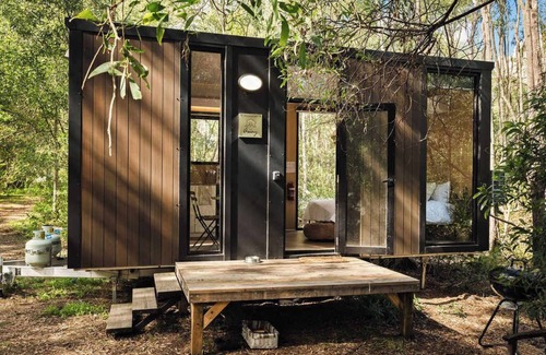 Tamborine House | Van Demears Escapes by Tiny Away