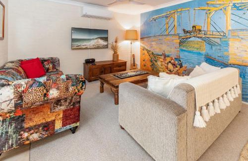 Blueys Beach Apartment | Van Gogh - Location Location Location