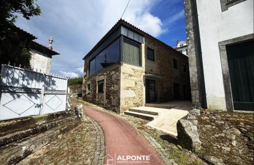 Seixas Apartment | Varanda do Cais BY ALPONTE