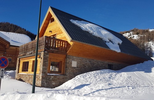 Les Claux Ski Chalet | VARS LES CLAUX - LOWER CHALET 45m² ON THE SLOPES
