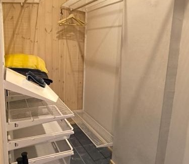 Jelgava Apartment | Ved flod nær slot og park i stille centrum