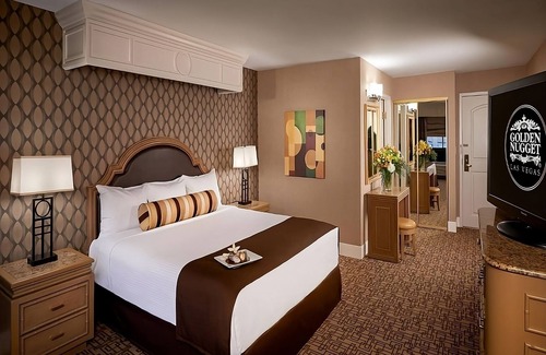 Downtown Las Vegas Hotel | Vegas Like It Should Be! 3 Serene Units, Casino and Nightly Entertainment, Bar!