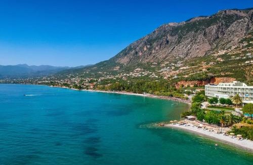 Paralia Vergas Apartment | Verga Beachside Getaway with Panoramic Seaviews