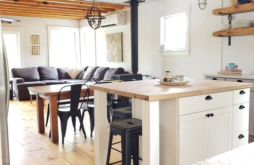 Wallingford House | Vermont Lakefront Getaway “The Wild Loon” Waterfront Home with phenomenal Views!