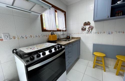 Vila Everest House | Vernon Village Tania · VV25 Aconchego noCapivari com lareira e ótimo wifi