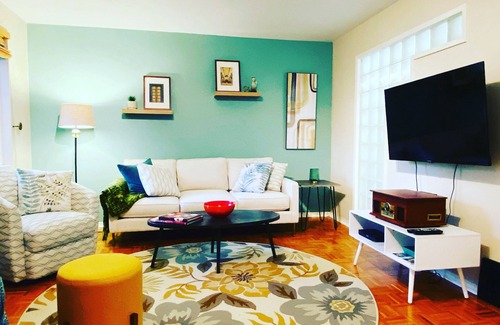 Winnipeg House | Verona House - 2 bedroom - Steps to Trendy Corydon/Little Italy