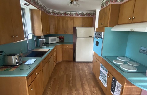 Lava Hot Springs Cottage | Very clean and quiet place. Close to golf course and hot springs