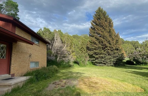 Lava Hot Springs Cottage | Very clean and quiet place. Close to golf course and hot springs