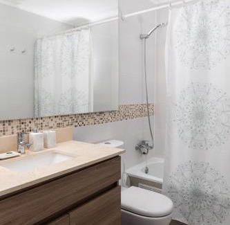 Vina del Mar Apartment | Viña Retreat - 2BR W/Pool, Wifi & Parking