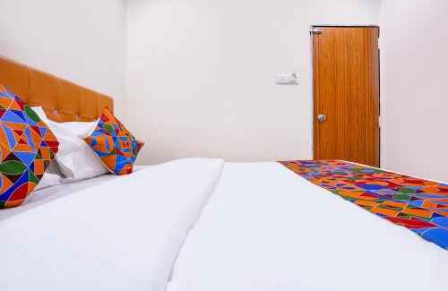 Malad West Hotel | Via Raj Palace - 1 km to Sakinaka Metro